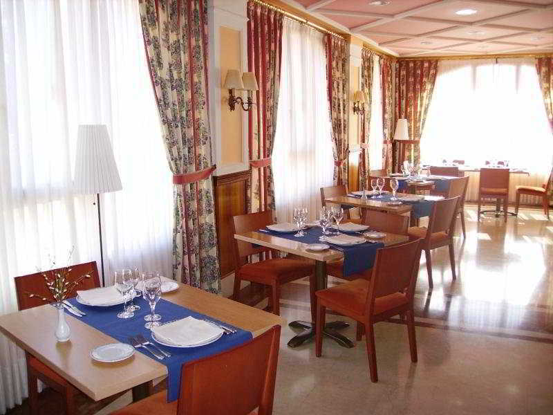 Tryp Bilbao Sondika Hotel Restoran fotoğraf
